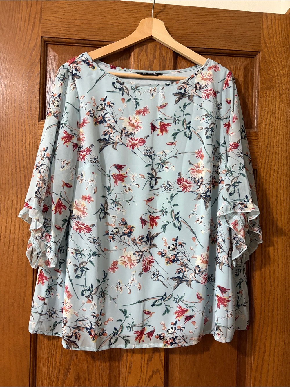 BloomChic Light Blue Floral Ruffle-Sleeve Tunic
